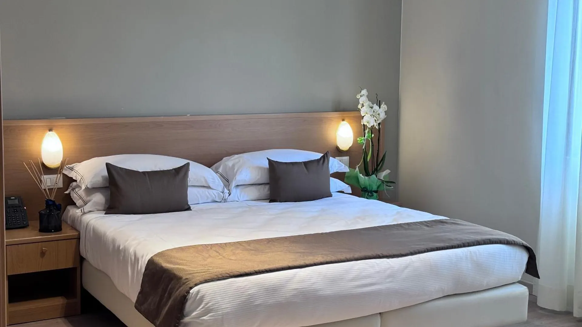 Hotel La Magione contacts